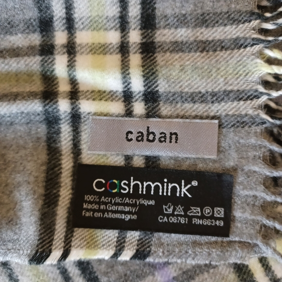 GREY check Caban Cashmink Scarf 100% Acrylic Made in Germany - like NEW - Picture 3 of 3